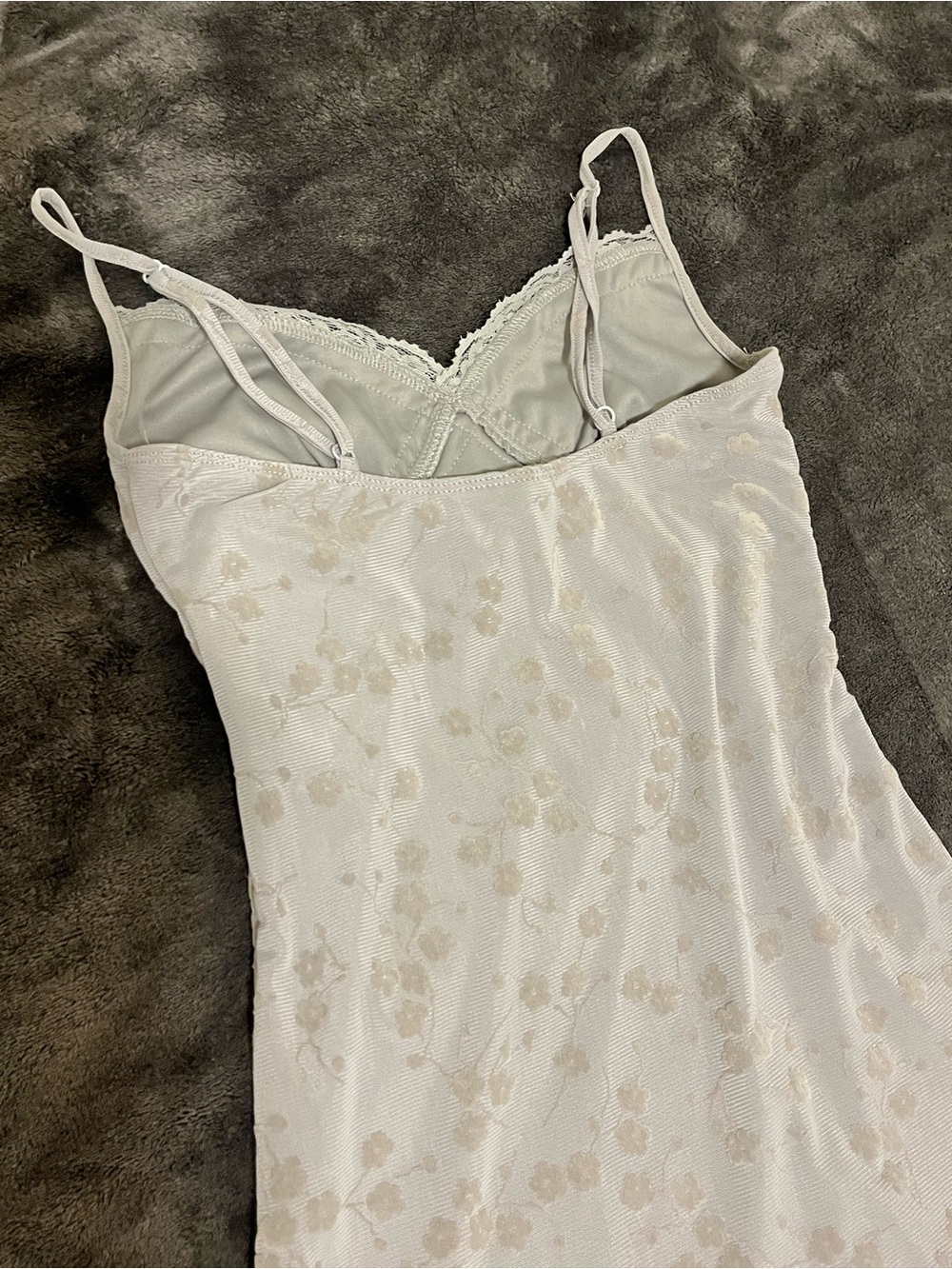 URBAN OUTFITTERS grey motel Devon Asymmetric midi dress - Picture 8 of 9